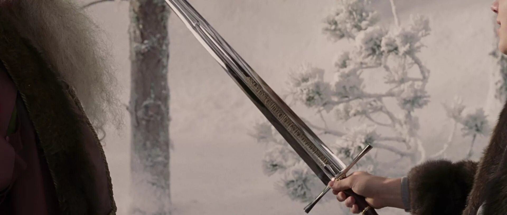 хроники корума майкл муркок. меч и щит питера хроники нарнии. хроника мечей. кинжал люси певенси. хроники нарнии меч питера.