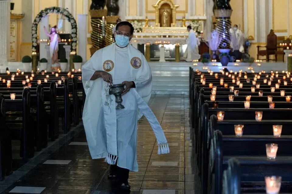 Пасха в католичестве. Пасха в католической церкви. Католические праздники. Богослужение у католиков на Пасху. Лютеранский священник.