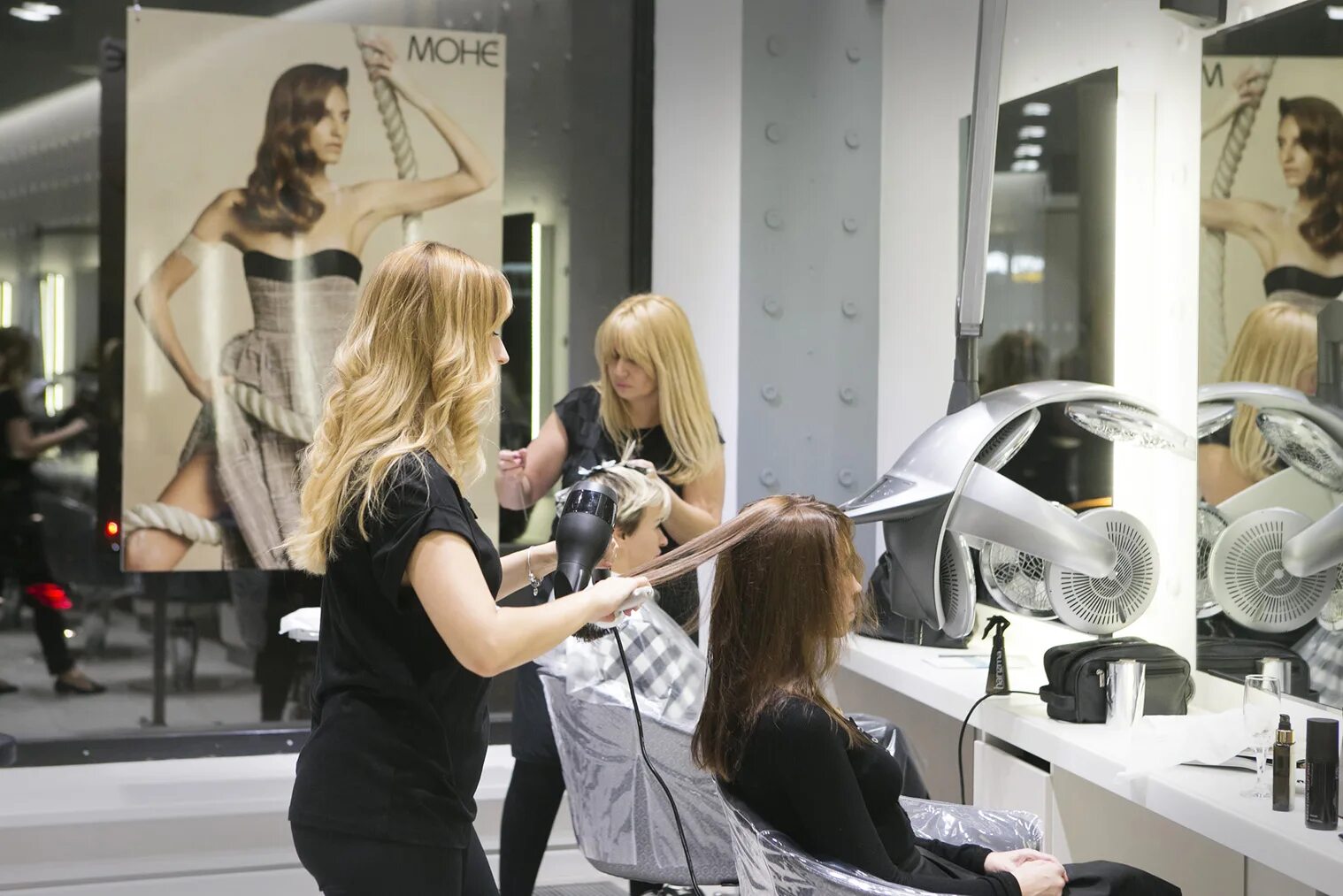 мастера салона моне. стрижка моне. стрижка моне. моне студия красоты. Mone салон.