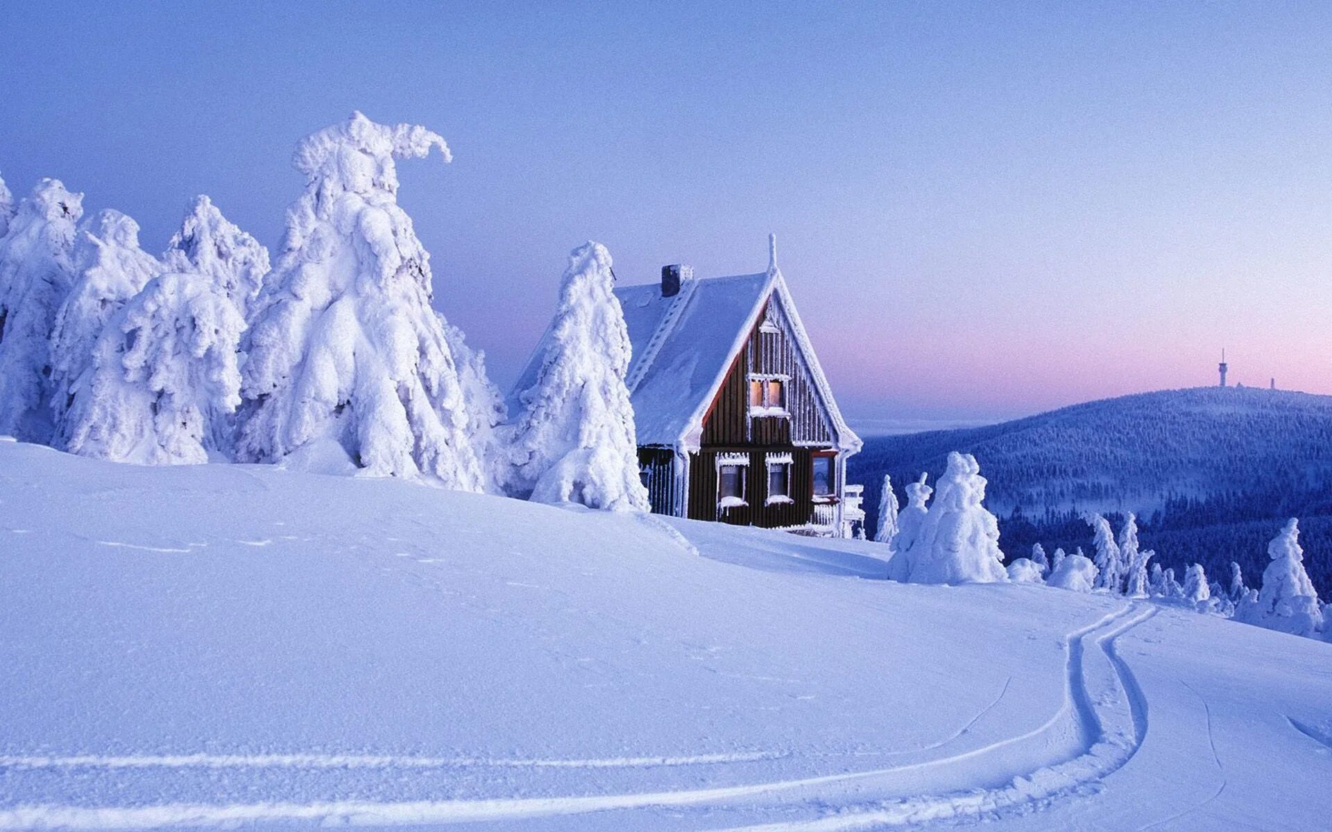 Is winter beautiful. КИШ манзаралари. Заснеженный домик. Зимний пейзаж с домом. Зимний домик.