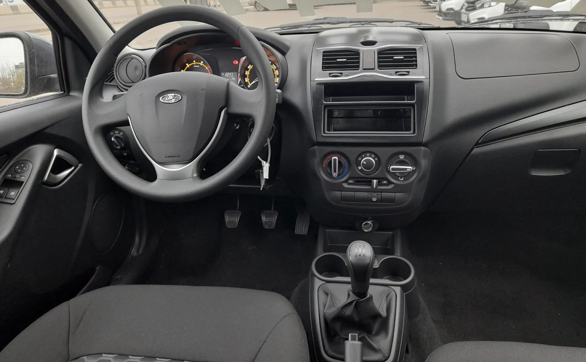 Купить новый Lada (ВАЗ) Granta I Рестайлинг 1.6 MT (87 л.с.) бензин механика в М