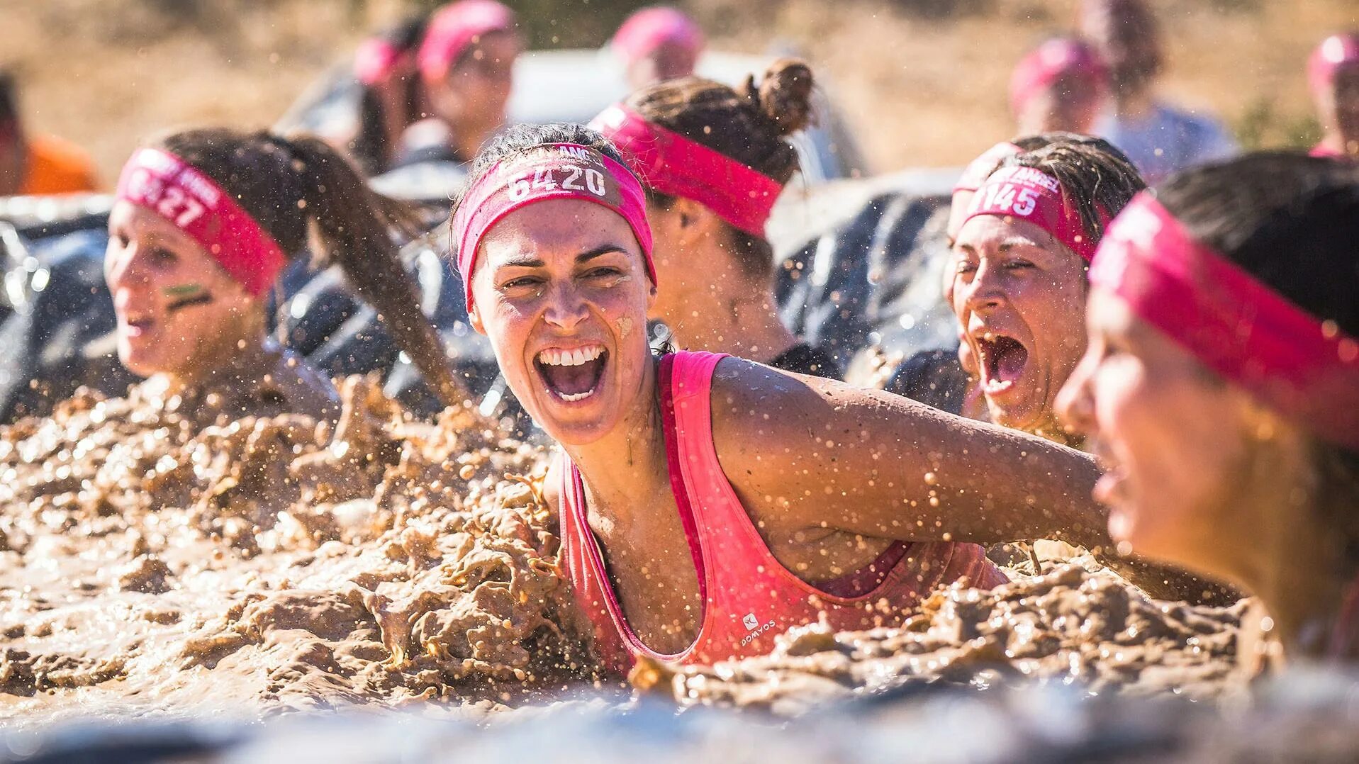 Angels running. Angels running. Angels running. Runaway песня. Angels running.