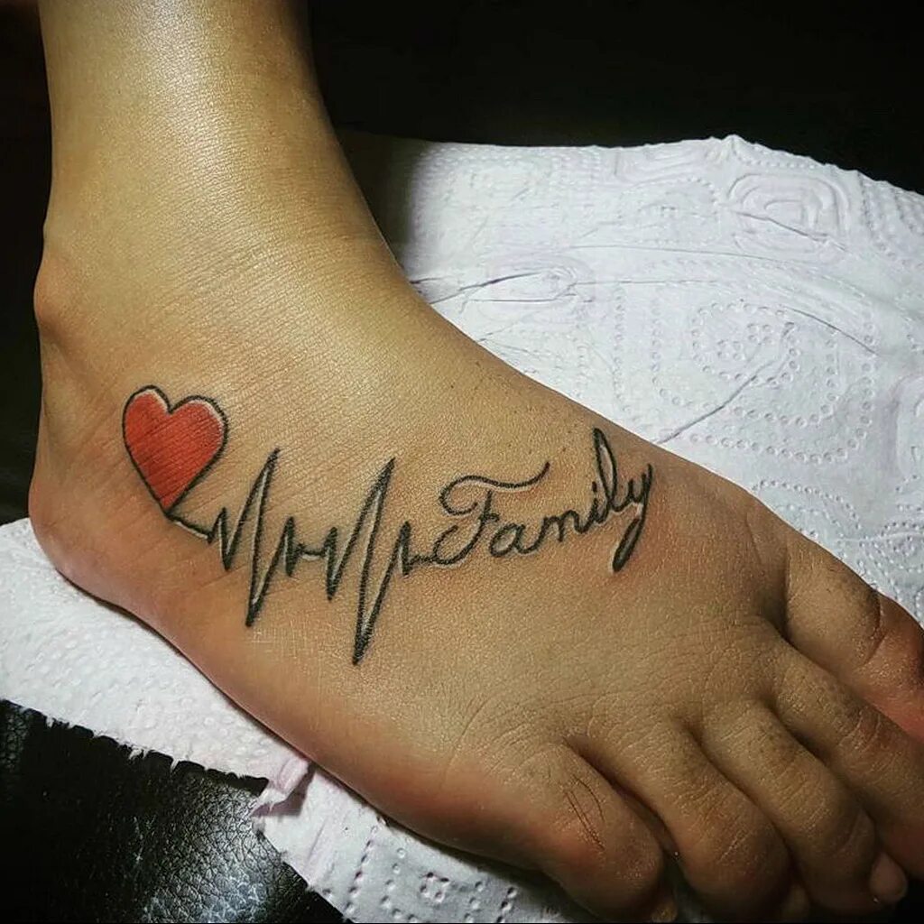 эскизы семейной татуировки. татуировка символ семьи и любви. тату надписи для девушек. семейные тату для мужчин. любовные тату.