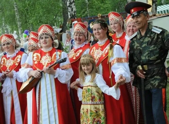 Праздник за околицей 2024. Фестиваль малины в новоселках 2022. Троицкие хороводы в орловском полесье 2022. Праздник за околицей 2024. Троицкие хороводы в орловском полесье 2023.