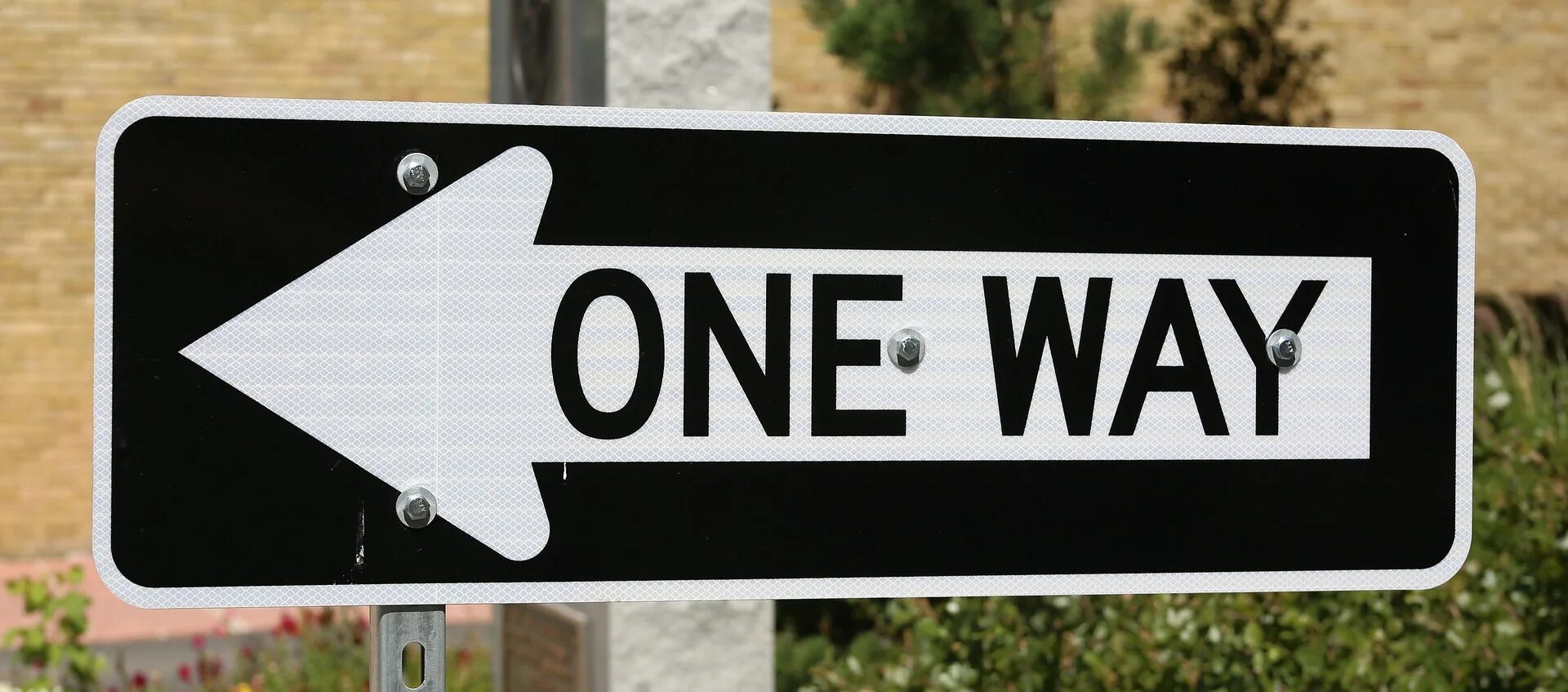 One way как пройти. Дорожные знаки указатели. one way указатель. табличка с направлением.
