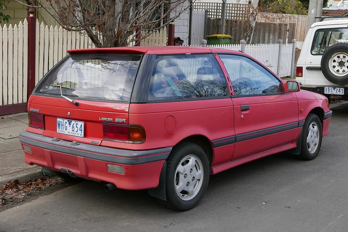 Mitsubishi Lancer 1991. Митсубиси Мираж хэтчбек 1991. Mitsubishi Lancer Hatchback 1991. Mitsubishi Lancer Mirage 1991.