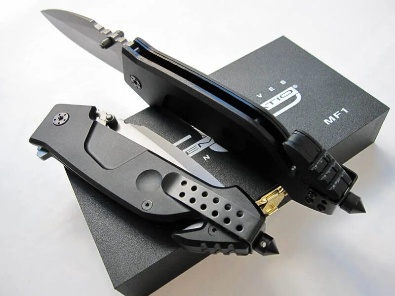 нож со стеклобоем. складной нож стропорез и стеклобой. тактический нож со стеклобоем. нож со стеклобоем. складной нож boker стропорез.