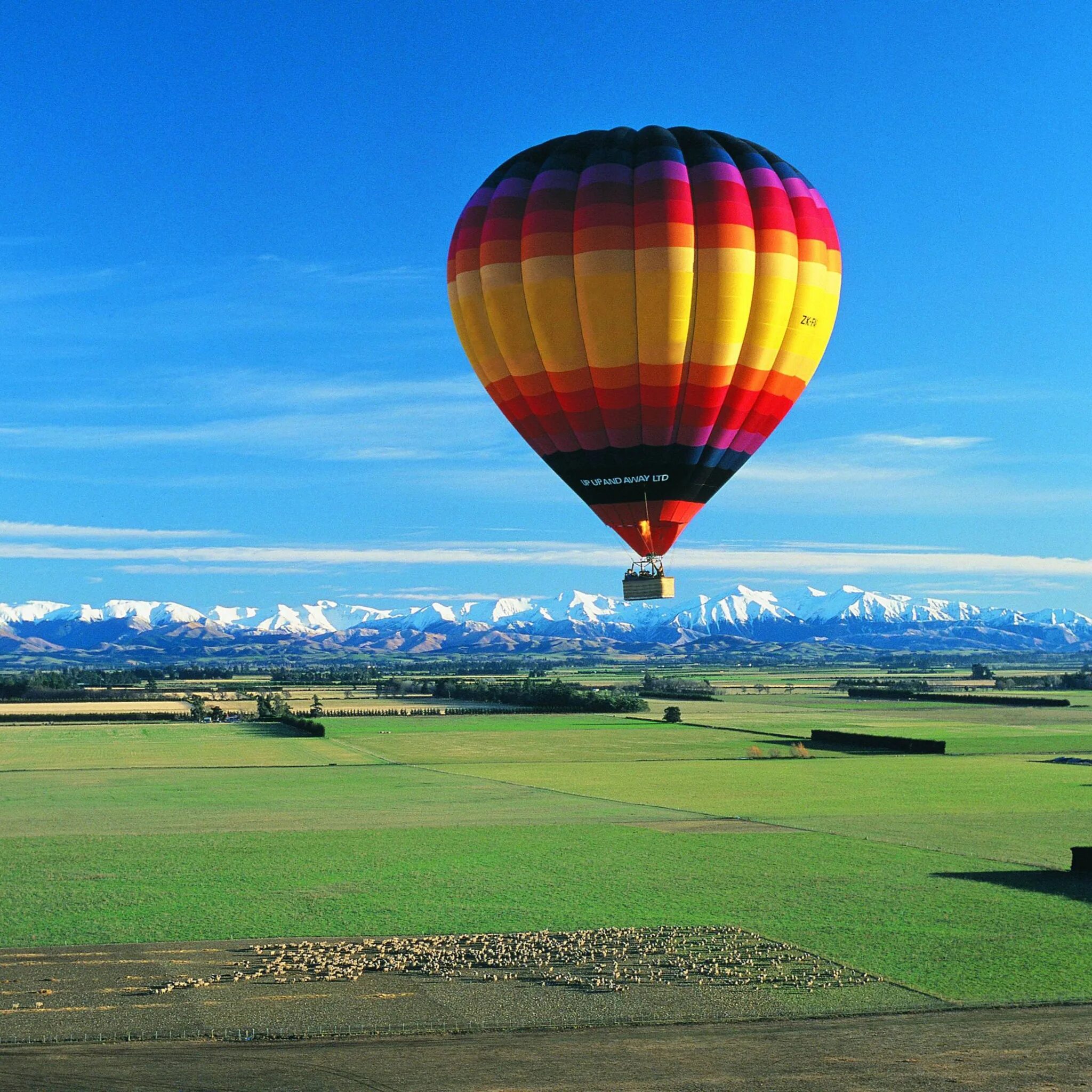 Самолет на воздушном шаре. Воздушные шары. Vozdushnyye shar. Вид с воздушного шара. Воздушный шар с корзиной в небе.