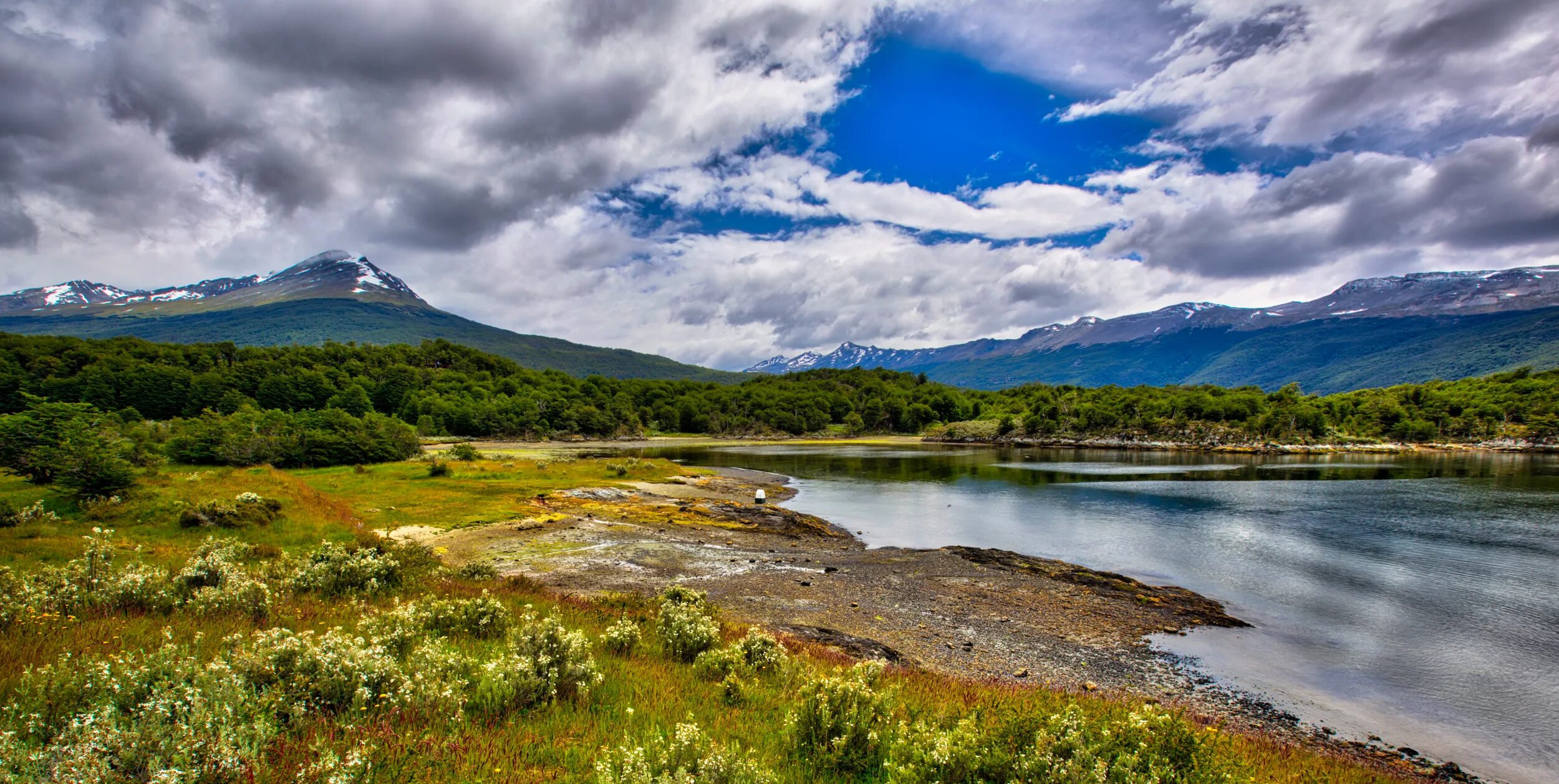 Горы огненной земли. Остров огненная земля. Остров огненная земля. Заповедник альберто де агостини. Патагония огненная земля.