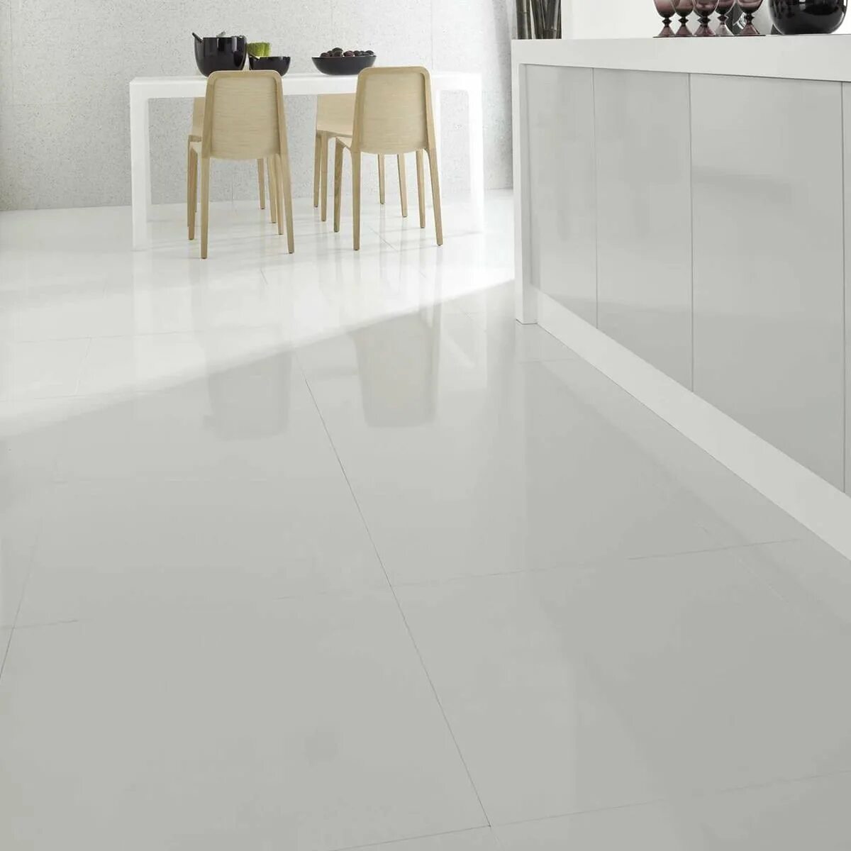 Плитка Omnia White Polished. White Matt 60x60. Porcelain Tiles плитка 600x600. Плитка Solid White 60x60. Глянцевая плитка без разводов