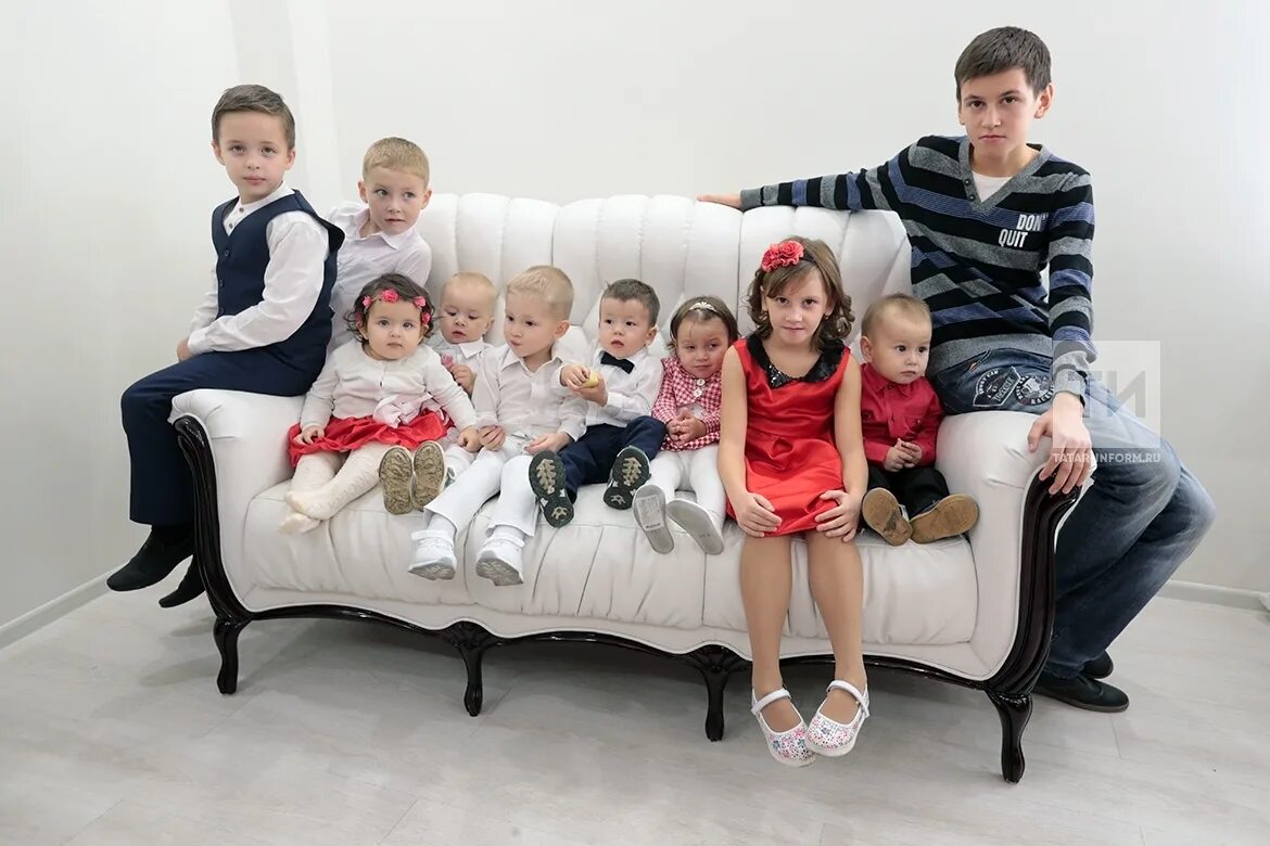 Дети Гүзәл Идрисовой. Иркэ дети. Певец у которого 8 детей. Иркэ певица дети.