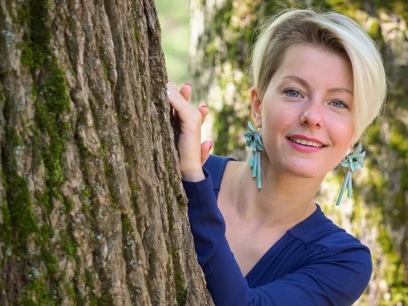 Бизнес леди в джинсах. Женщина в джинсах в 40 лет. Спортивные 40 летние женщины. Красивые женщины в возрасте соцсети. Женщина 40 лет писает.