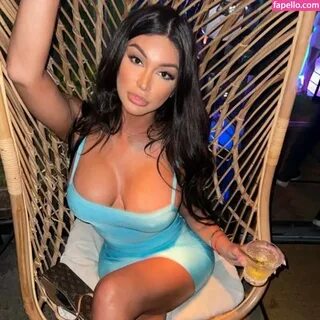 Allie  Tsvalentina123  allieb23  enlightenedslut  marie24262 Nude Leake...