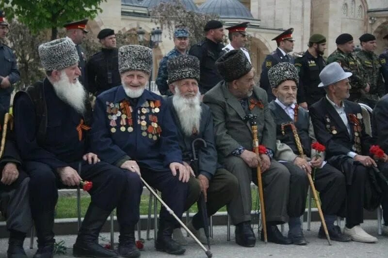Ветераны вов чеченской республики. Чеченские ветераны. Ветераны чеченцы. Мовлди абдул-вахабович умаров. Ветераны чеченцы.