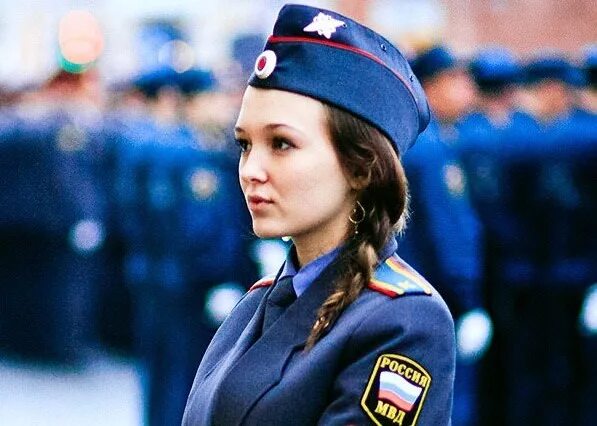 Нужно быть в форме. Форма человека. Usmc генерал. Полицейская лошадь. Девушка полицейский на лошади.