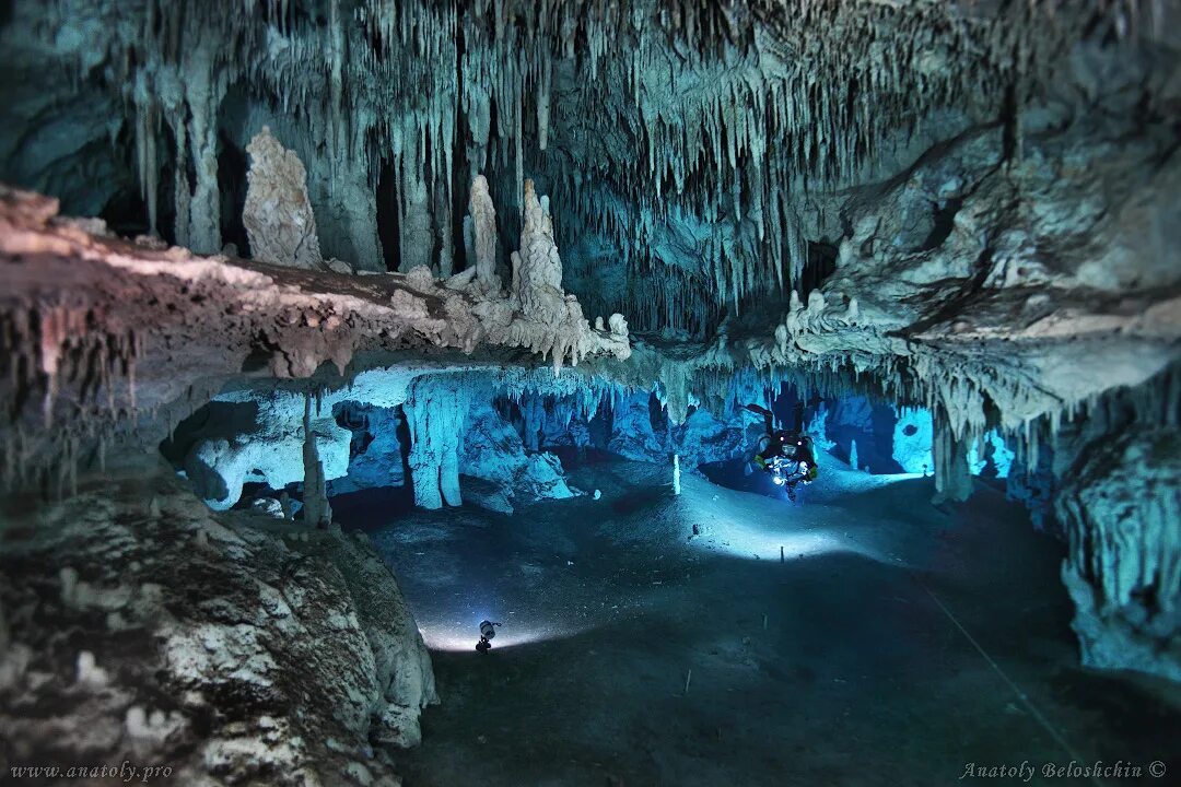 Сенот анхелита в мексике. Сенот ангелита мексика. Ливневой канализационный коллектор. Река неглинка. Самый текущий под.