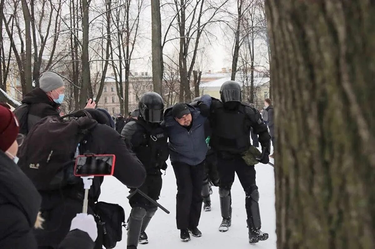 Несанкционированный митинг. Митинги в Санкт-Петербурге сейчас. Митинг спб 2024