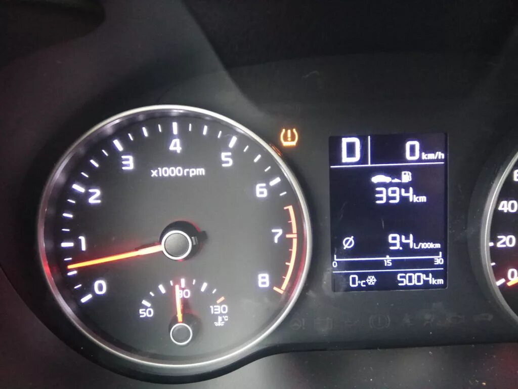 Рио ошибка. Киа рио 4 индикатор давления шин. kia rio давление в шинах индикатор. датчик колес киа рио 2025. датчик давления в шинах kia rio x-line.