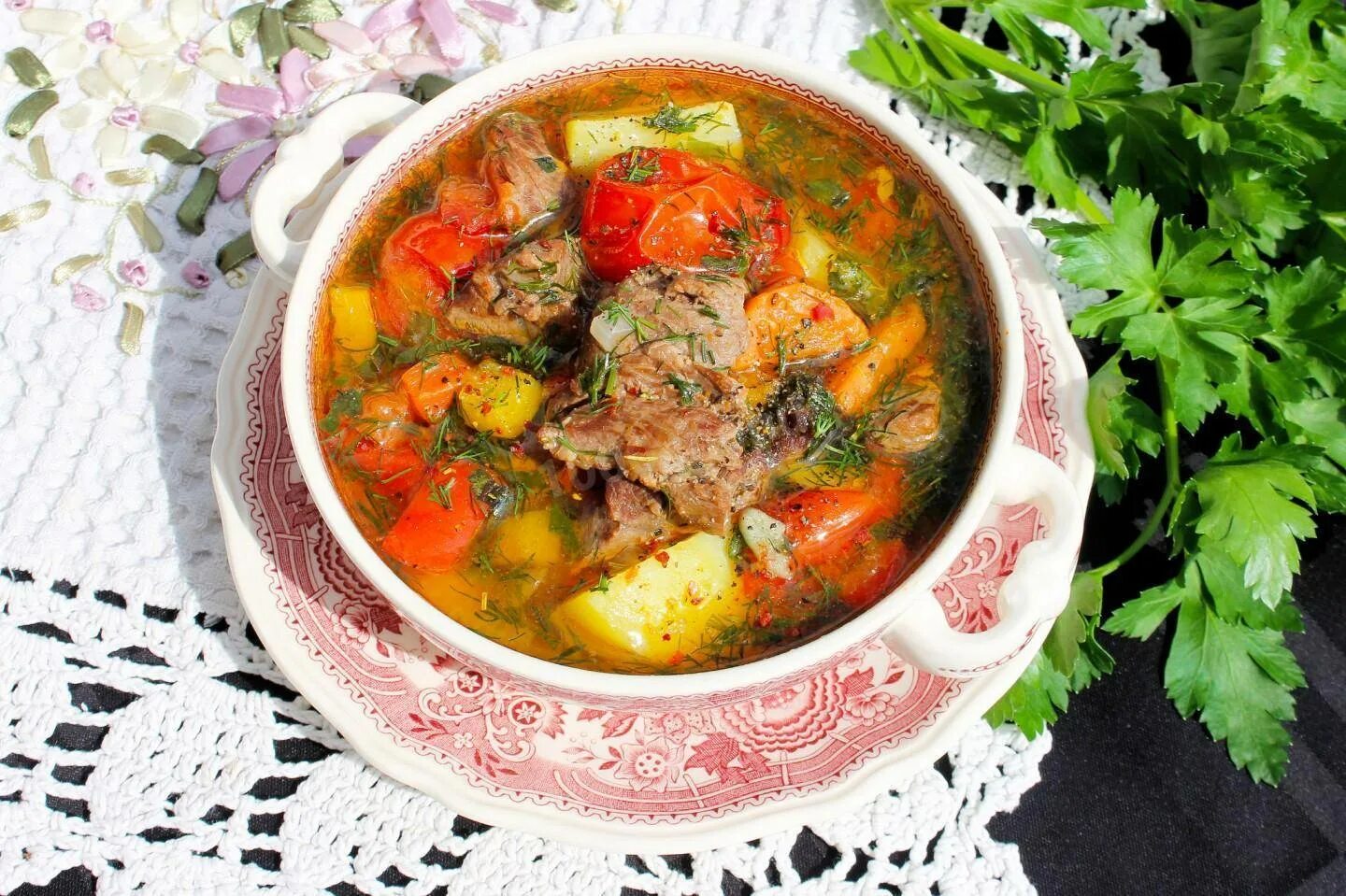 Шурпа из свинины в мультиварке. Шурпа шулюм. суп шулюм. шулюм булюм. армянский шулюм.