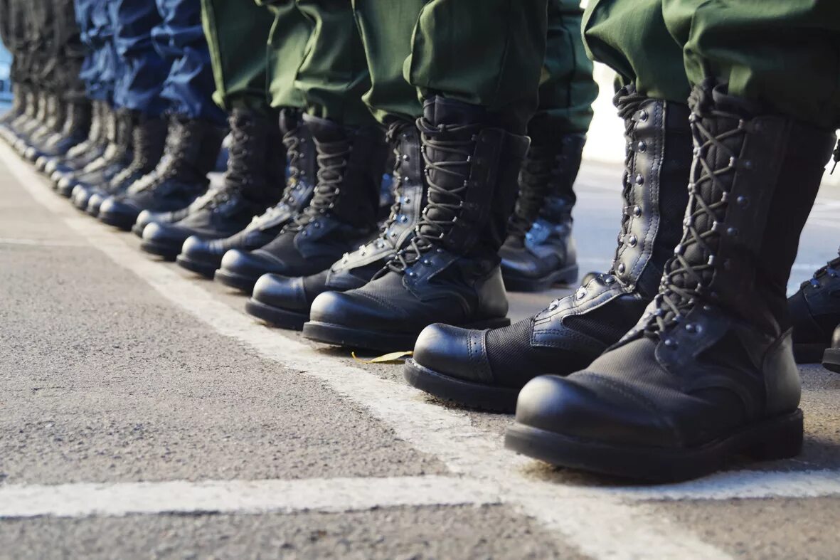 Берцы скинхэд. Берцы в армии 2022. Берцы армада модель 402. Берцы бутекс кобра лето. Берцы м101.