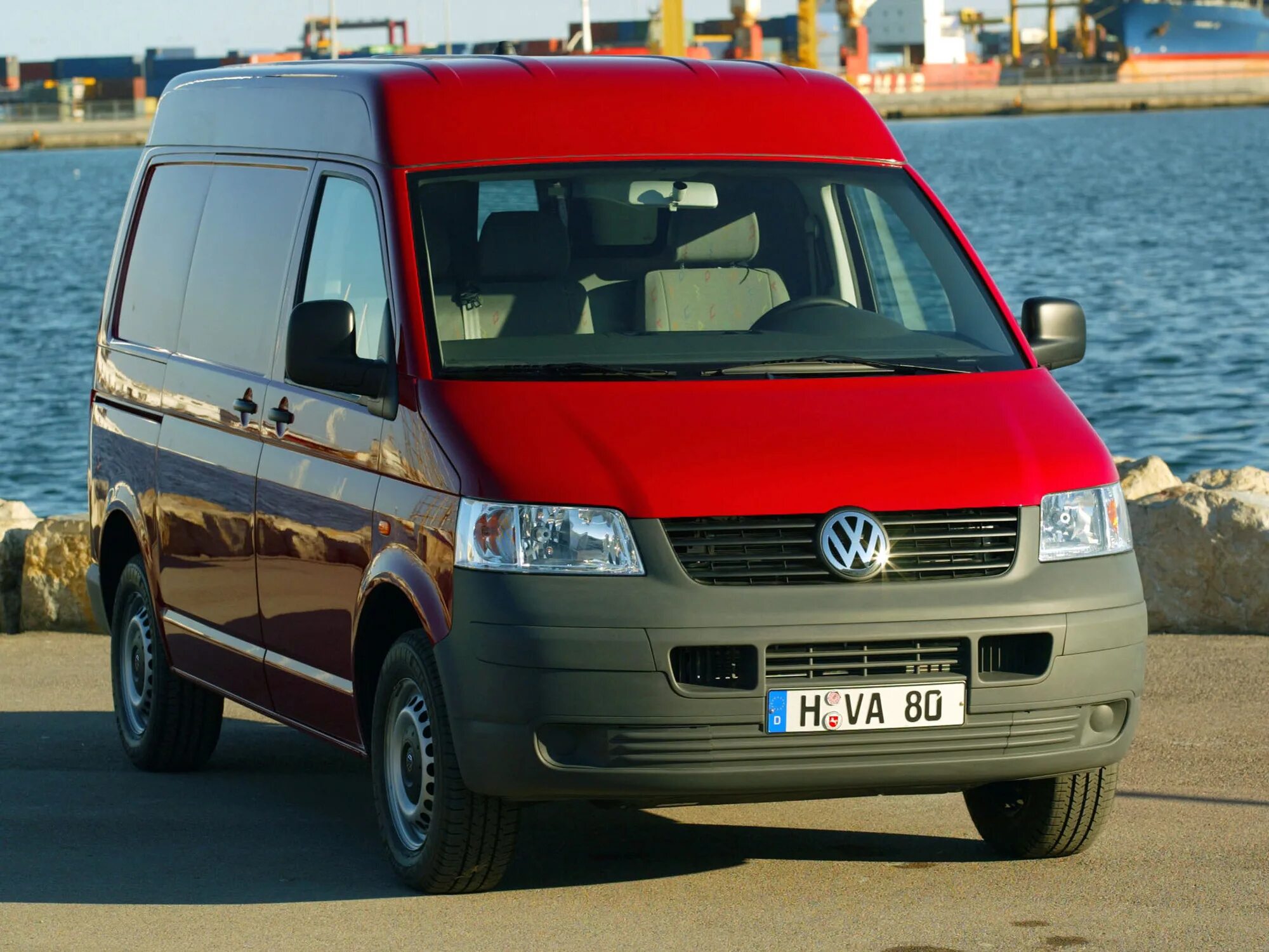 Фольксваген т5. VW Transporter t5. Микроавтобус Volkswagen Transporter t5. Volkswagen Транспортер 2003. Фольксваген транспортер т5 россия