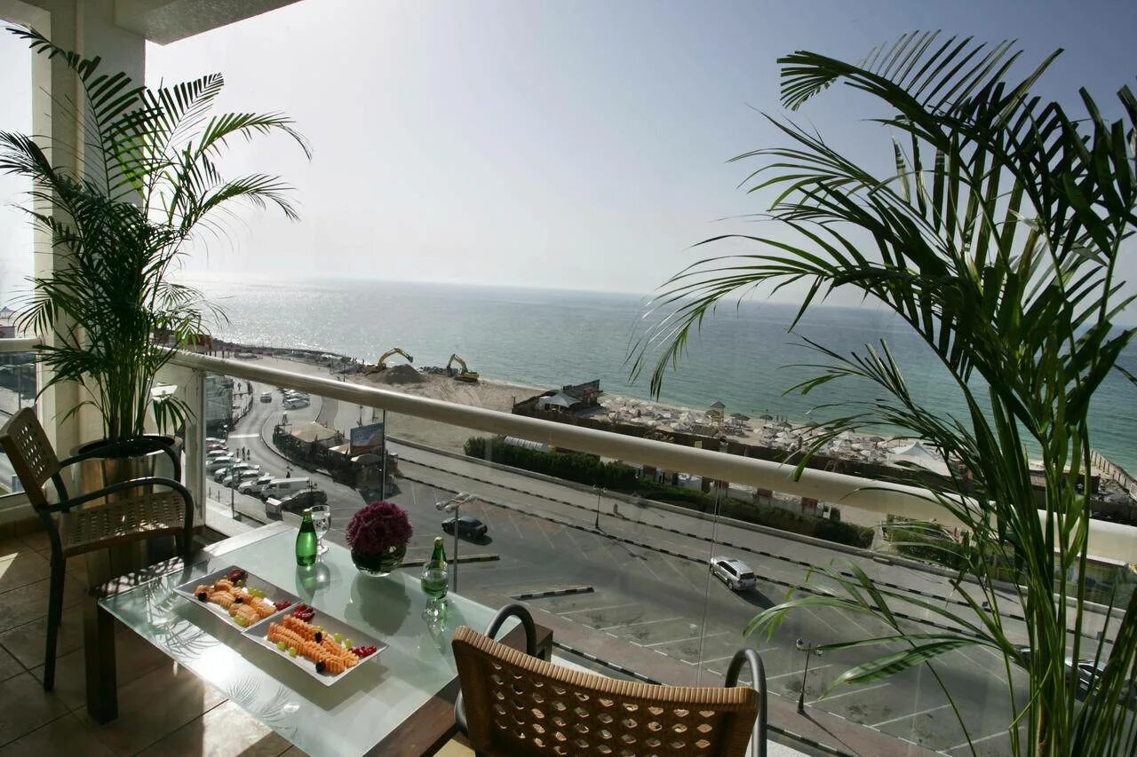 Ramada beach ajman аджман. Отель ramada by wyndham beach hotel ajman. ramada by wyndham beach hotel ajman 4 аджман. ramada beach hotel 4. ramada by wyndham beach hotel ajman 4* аджман, 100 м до моря.