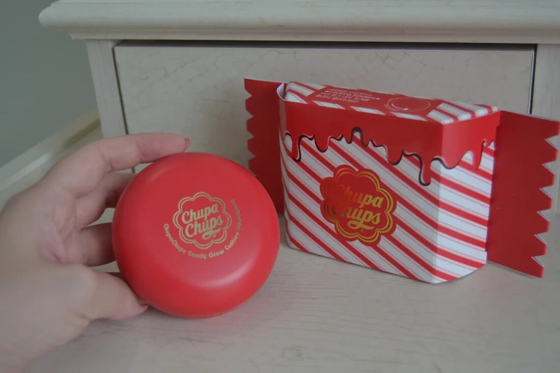 Chupa chups candy. Запаска кушон Чупа Чупс. Кушон Чупа Чупс Strawberry. Косметическая пудра от Чупа Чупс. Chupa chups Candy Glow Cushion.