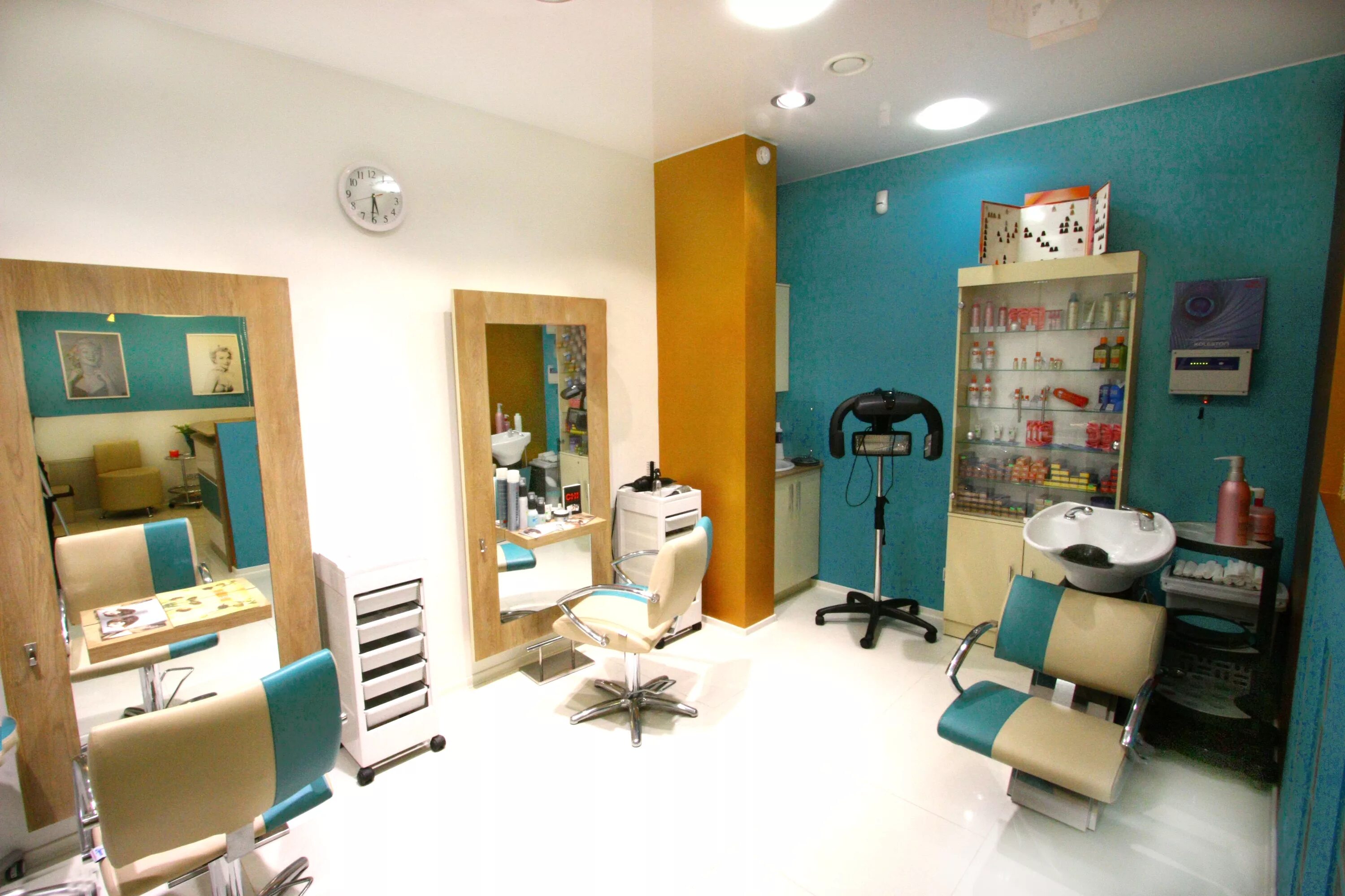 салон красоты на добрынинской. салон красоты монро солнечный бульвар. студия monroe спб. салон красоты монро. центр монро санкт-петербург.