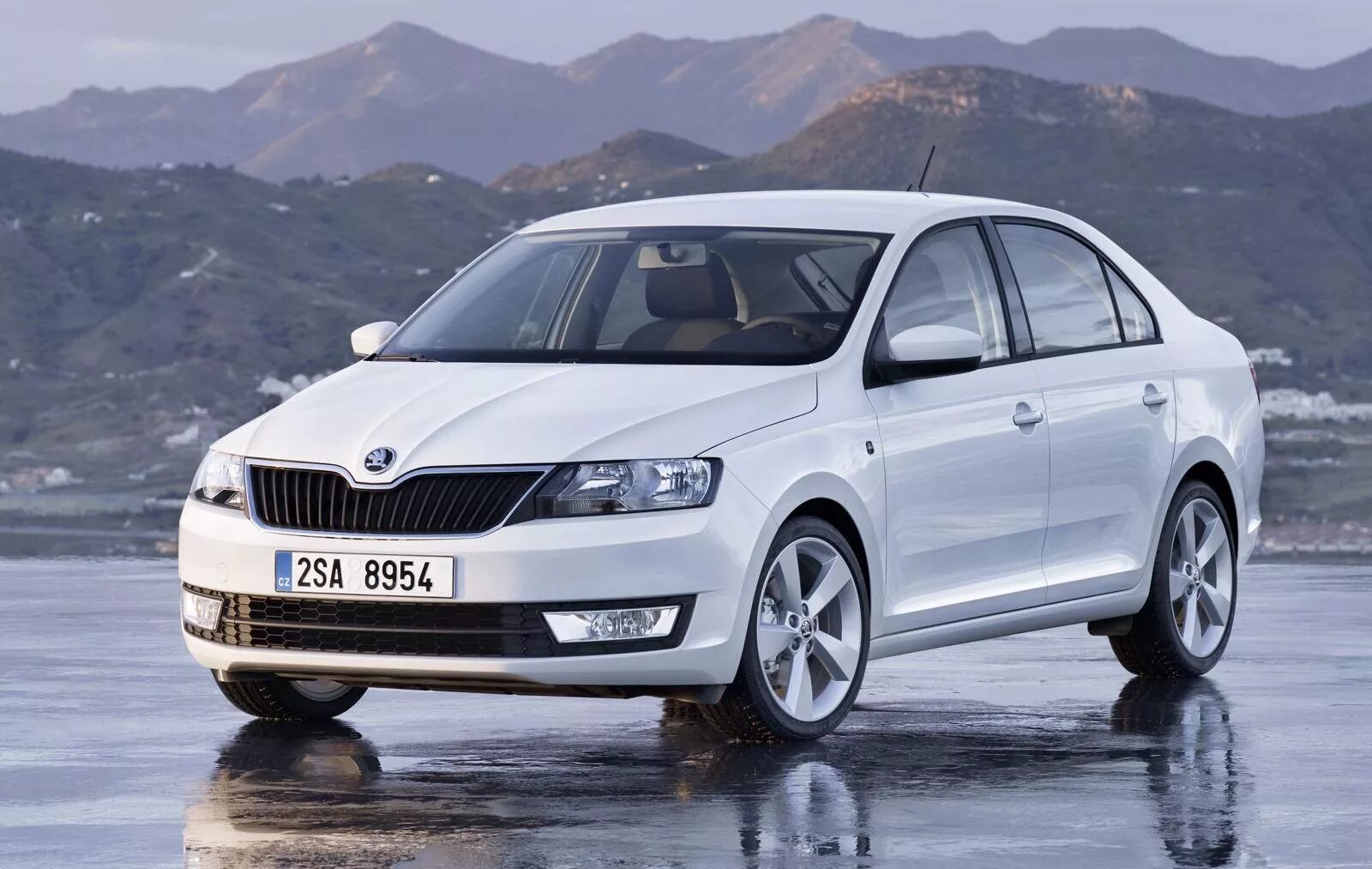 1 автомобиль шкода. Шкода Рапид 2013. Шкода Рапид 2012. Skoda Skoda Rapid 2015. Skoda Rapid 1.