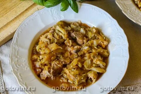 Тушеная капуста с кабачком и помидором