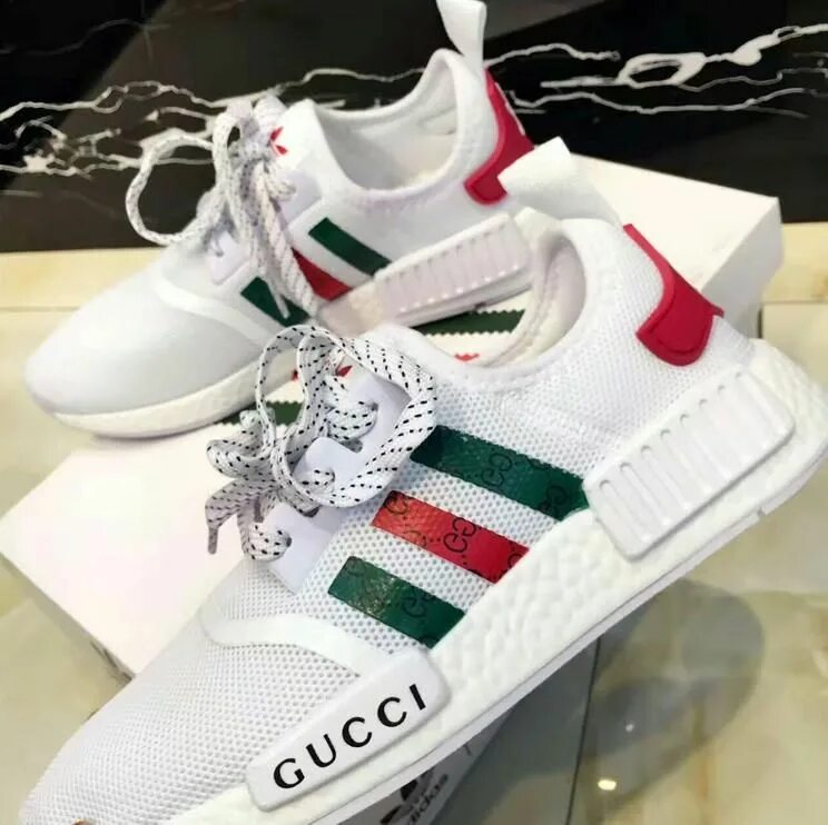 Adidas x Gucci 2022. Коллаборация Gucci x adidas. Adidas Original Gucci белые 2023. Коллаборация adidas гуччи. Кроссовки адидас гуччи