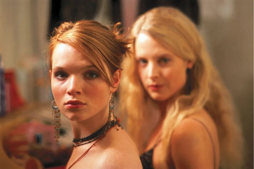 фелиситас волль девочки сверху. девочки сверху кадры. девочки сверху 1. девочки сверху 1. каролина херфурт.