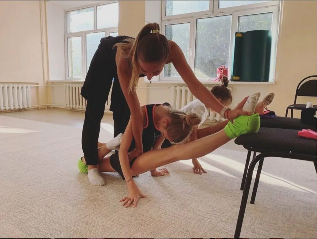 прическа для гимнастики для девочек. школа гимнастики 1. школа гимнастики 1. художественная гимнастика курск мегагринн. гимнастика.