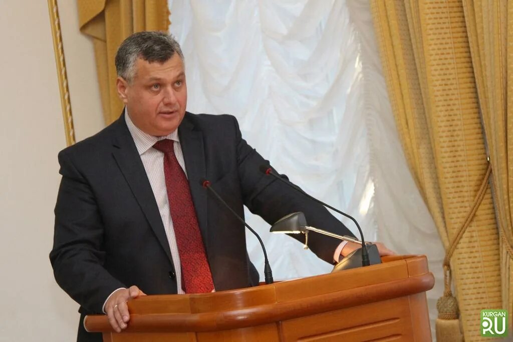 Курганский депутат города кургана артем 2021. Курган отставки. Николай табаков директор колледжа. Промышленники россии. Курган отставки.