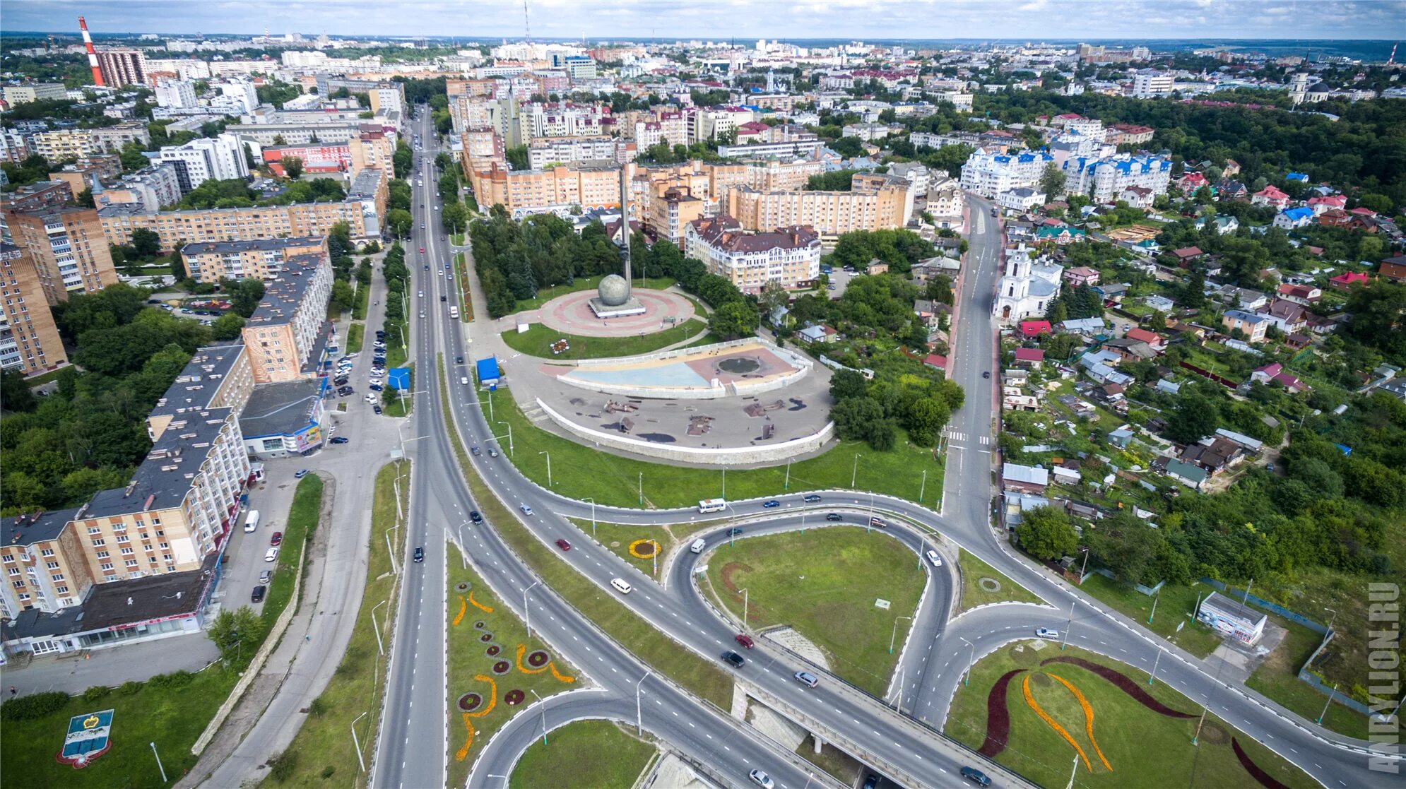 Где в калуге можно сделать. Калуга (центр Калужской области) города Калужской области. Калуга центр города. Современная Калуга. Калуга площадь Победы с высоты птичьего полета.