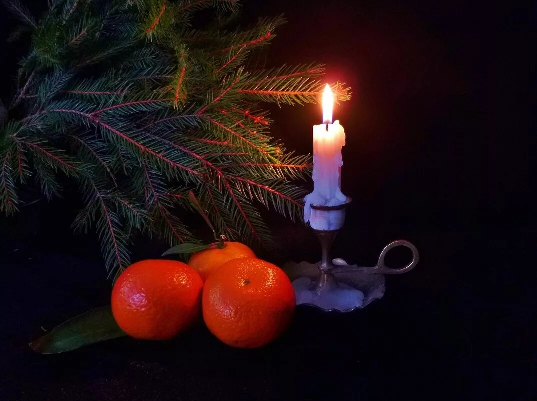 новогодняя заставка белая. новый год придет и зажгутся свечи. новогодние свечи в интерьере. новый год свечи. новый год придет и зажгутся свечи.