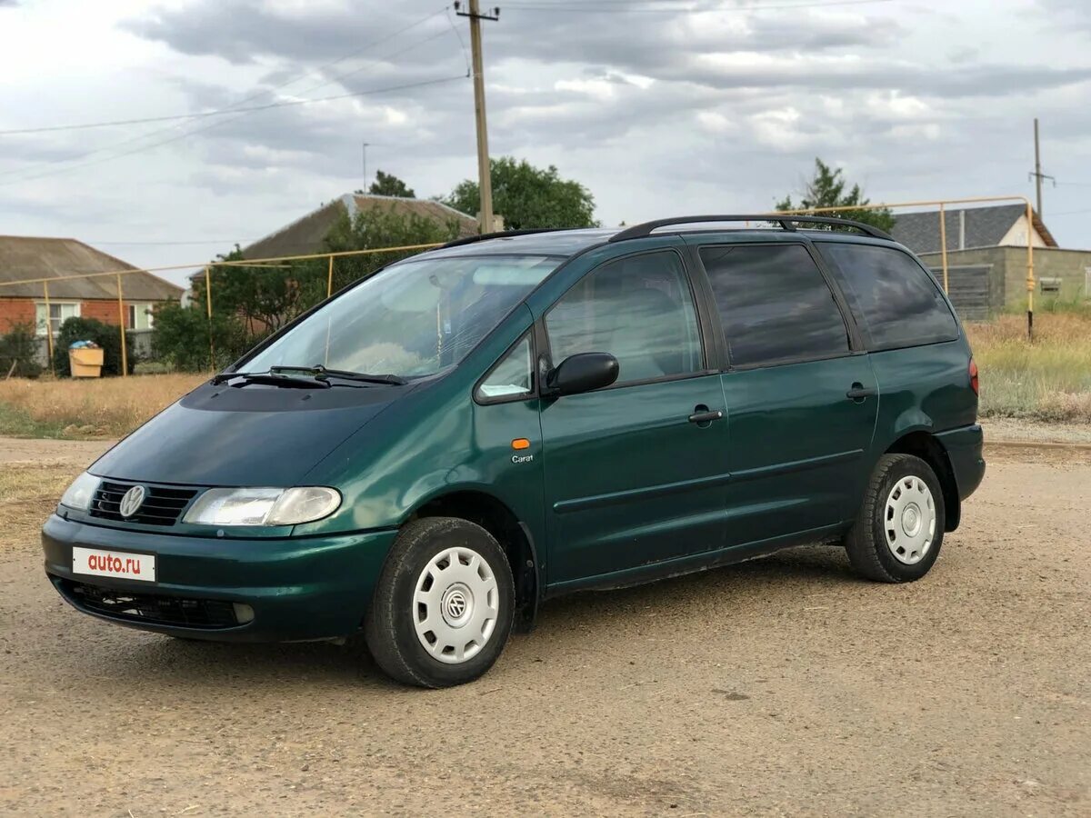 Фольксваген Шаран 1996. Volkswagen Sharan 2.0 MT, 1996,. Volkswagen Sharan i 1996. Шаран 98 года зеленый.