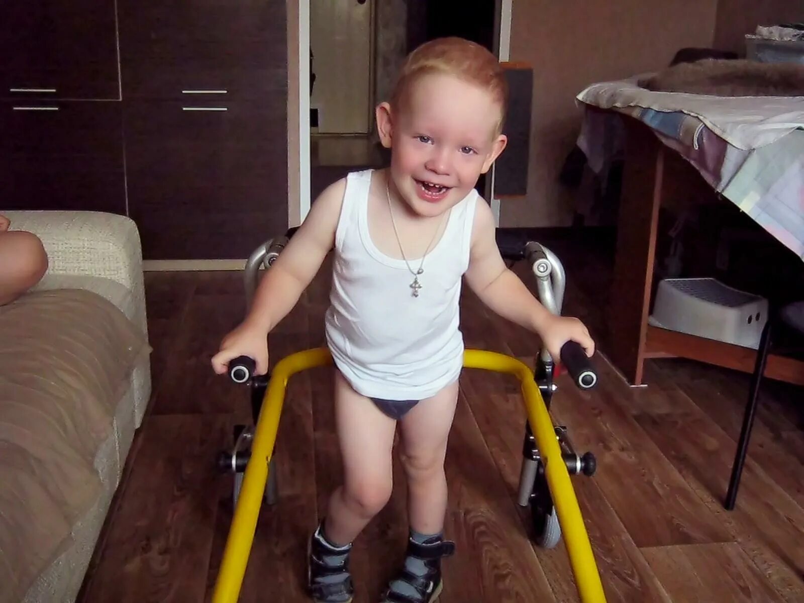 контрактура коленного сустава дцп. ахиллопластика у детей с дцп. параплегия штрюмпеля. дцп диплегия нижних конечностей. детская паралич ноги.