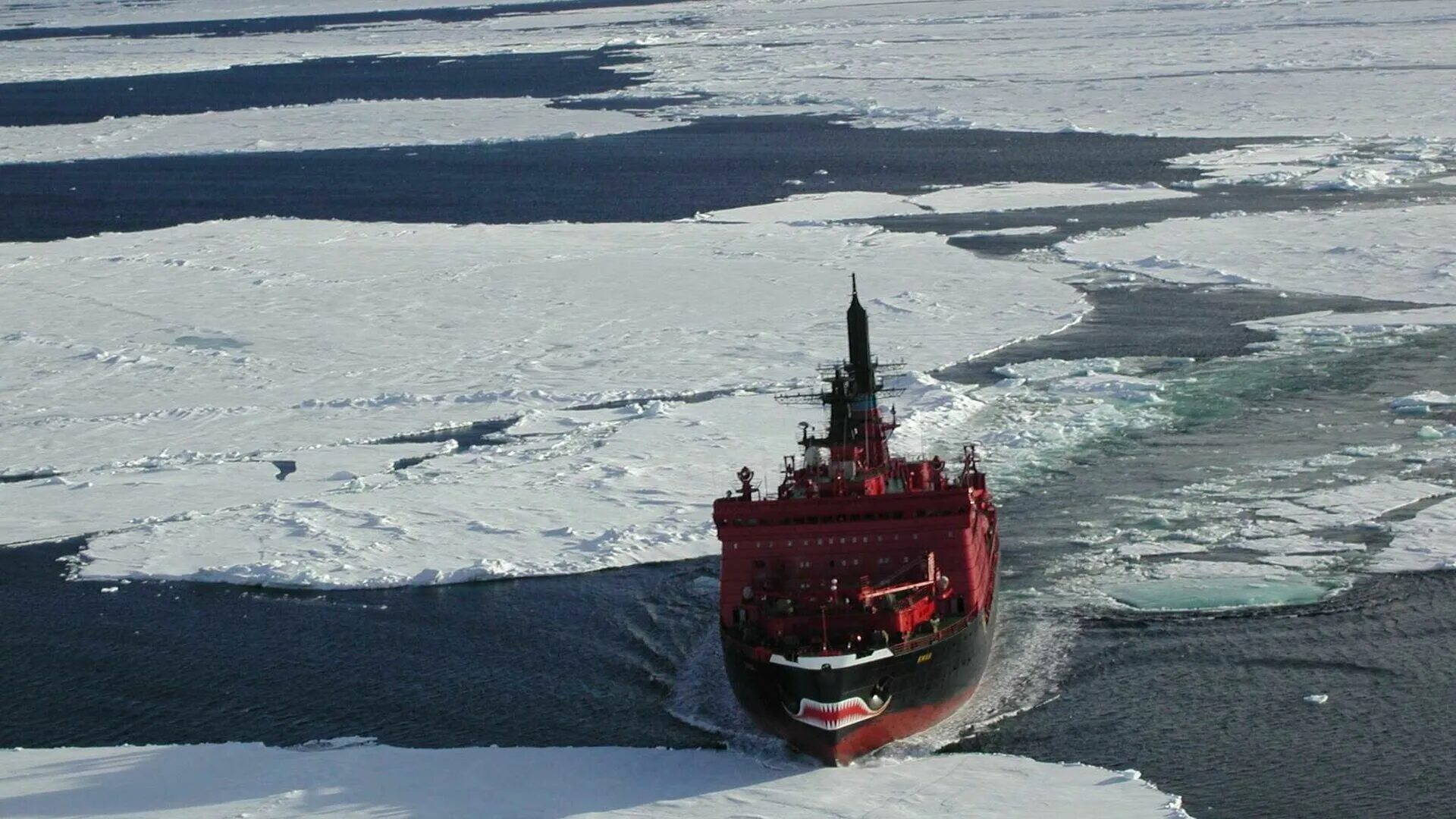 Северный морской путь впервые полностью преодолела. Северный морской путь Icebreaker. Ледокол Севморпуть. Севморпуть каботаж. Судоходство в Арктике.