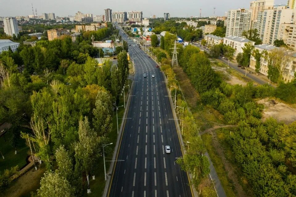Укладка верхнего слоя дорожной одежды началась на Самарском мосту в июле 2021