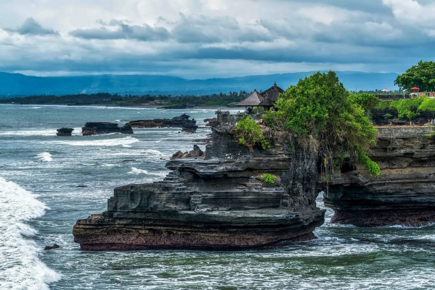 Что такое индонезия. Индонезия Бали. Бали (остров в малайском архипелаге) острова Индонезии. Бали Индонезия природа. Бали (остров в малайском архипелаге) достопримечательности.