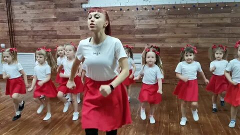 Танец девочек младшая группа