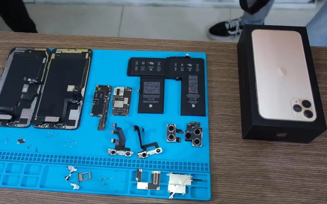 Починка айфон 11. Iphone 11 Teardown. Iphone 11 Pro Max разобранный. Iphone 13 Pro Max в разборе. IFIXIT iphone 11 Pro Teardown.