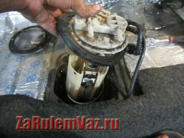 Как правильно заменить бензонасос Замена бензонасоса Lada 2111, 1,6 л, 2002 года своими руками DRIVE2