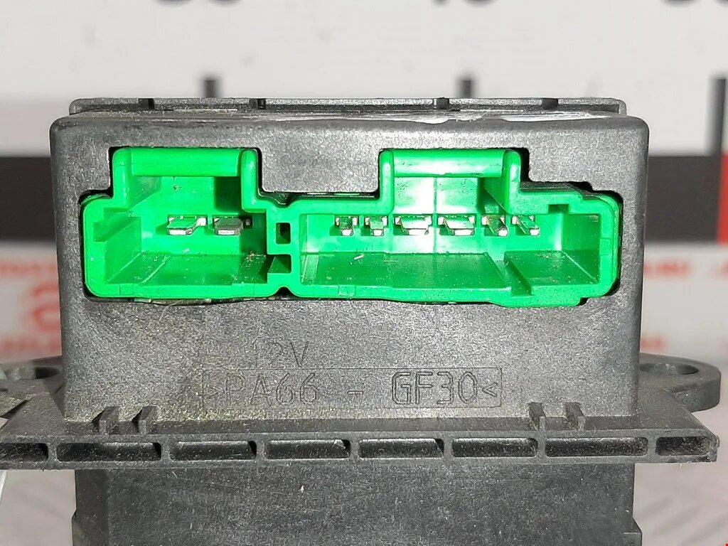 Резистор рено сценик 2. Резистор печки рено сценик 2. Резистор оборотов печки рено сценик 2. Резистор рено сценик 2. Резистор вентиляции системы охлаждения scénic ii, 05 2008.