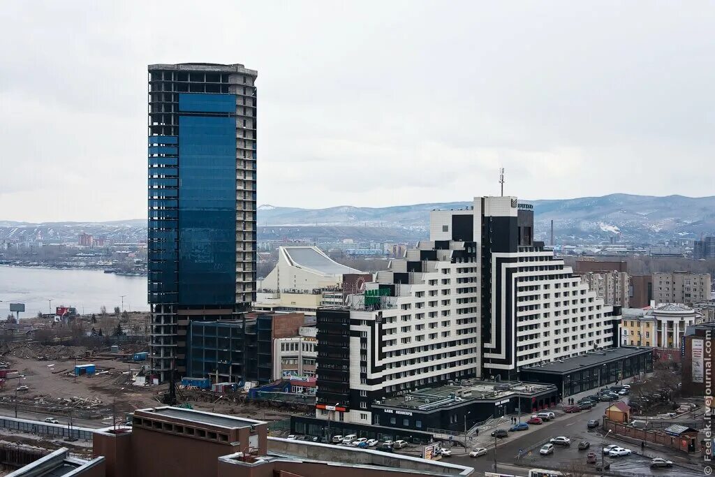 Здание бывшее в эксплуатации. Здание бывшее в эксплуатации. Здание сэв в москве. Башенные краны liebherr 710. Останкино 1967.