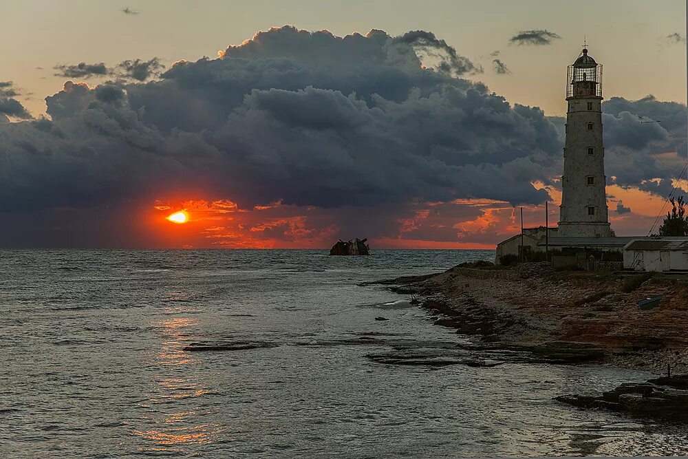 мыс с маяком крым. мыс тарханкут маяк. оленевка крым маяк. тарханкутский маяк в крыму. мыс тарханкут маяк.