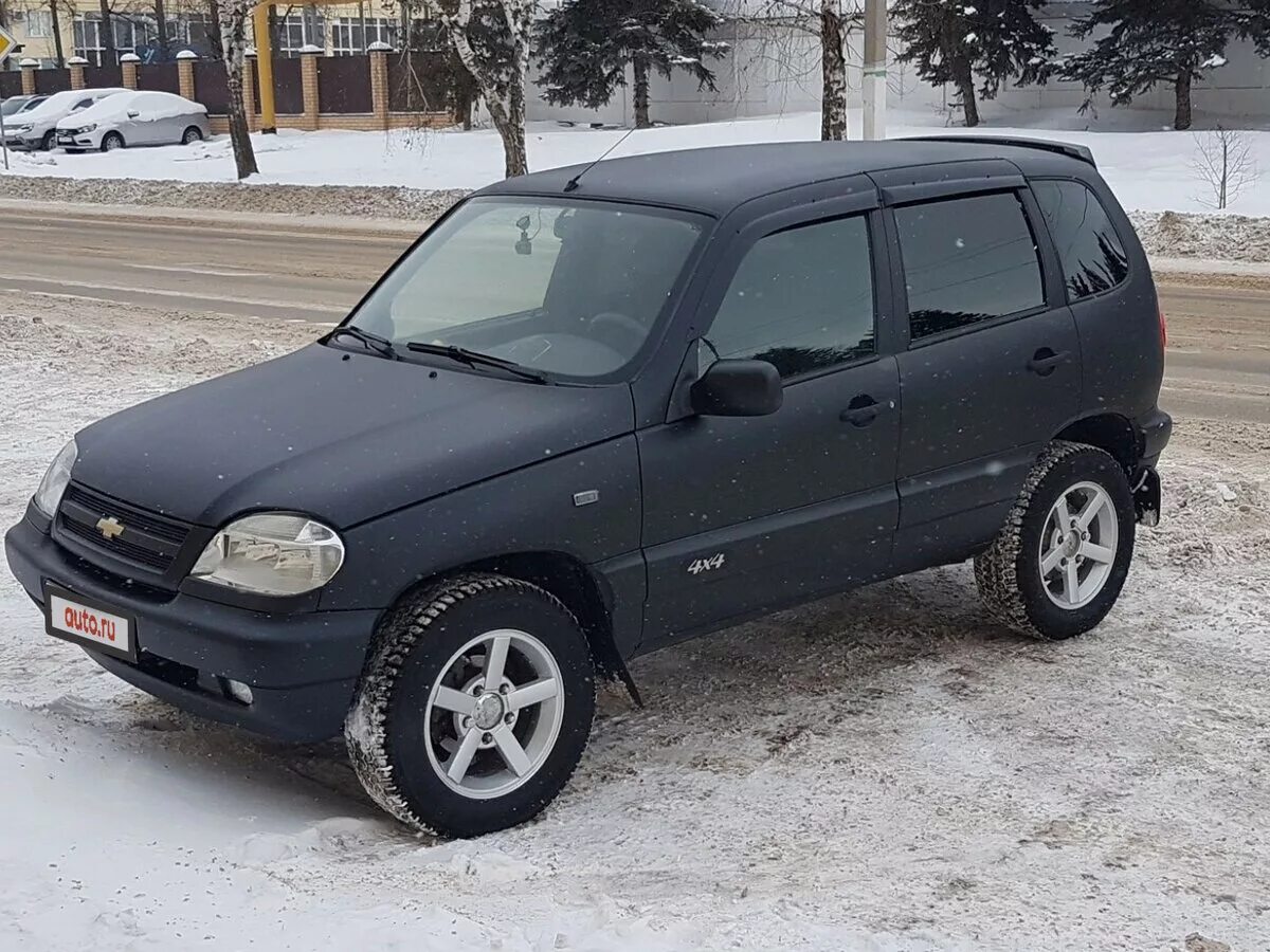 Купить ниву 2007. Chevrolet Niva 2007. Шевроле Нива 2007 1.7. Нива Шевроле 2007 года черная. Шевроле Нива черная 2007г.