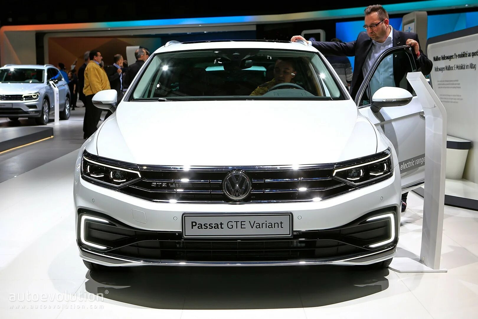 Купить новый фольксваген пассат. VW Passat 2022. Новый VW Passat 2022. Новый Фольксваген Пассат 2022. Новый Фольксваген Passat 2022.