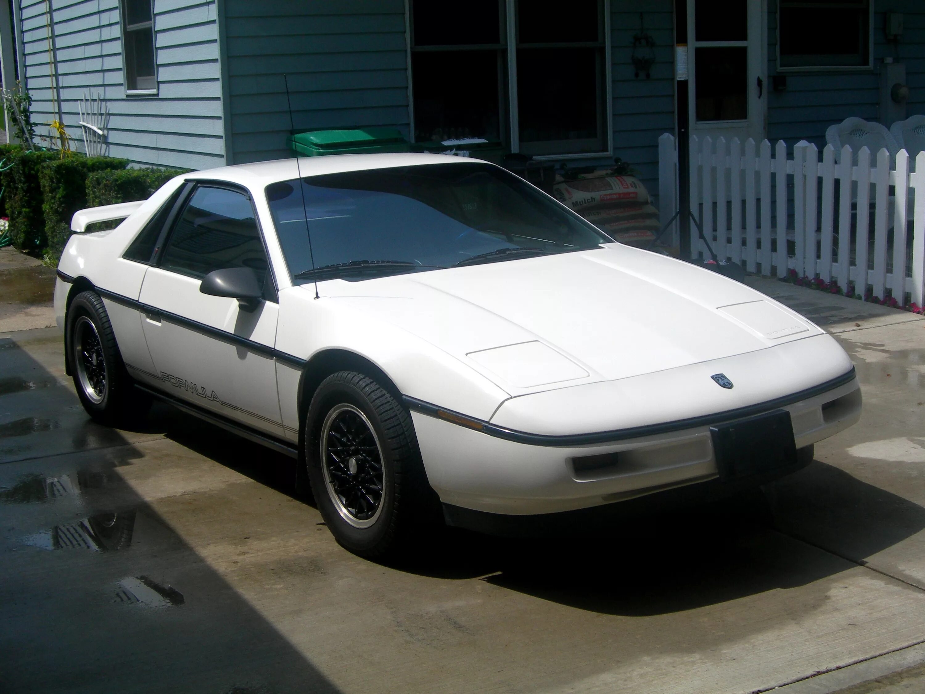 Pontiac fiero gt 88. Fiero fortune p560. Fiero fortune p560. Pontiac 1984. Pontiac 1988.